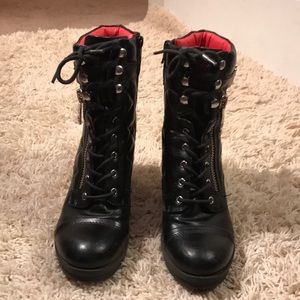 Guess 8.5 Black&Red 3.5 Inch Heeled Combat Boots